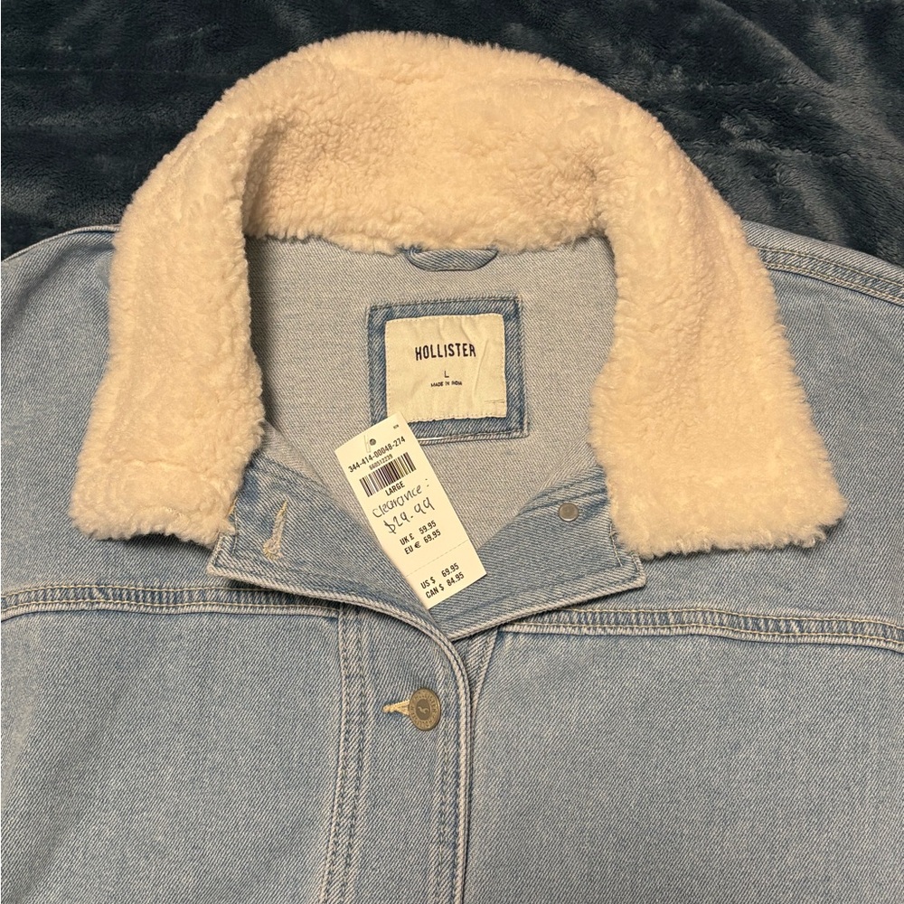 Hollister Denim Jacket with Faux Fur Collar - Picture 4 of 7